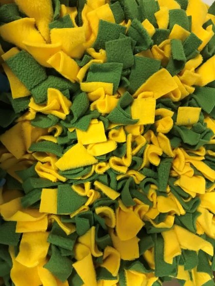 Нюхательный коврик +, зелёный-жёлтый, 40х50 см. Без мешочка, поэтому уценен.